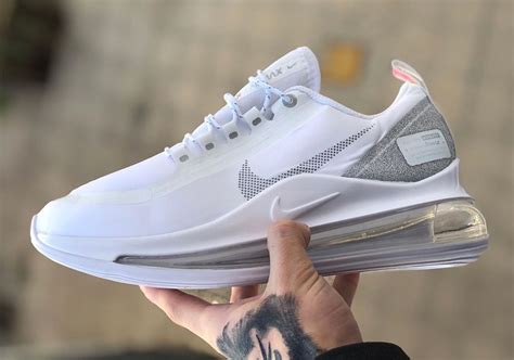 Weiße Nike Air Max 720 online 